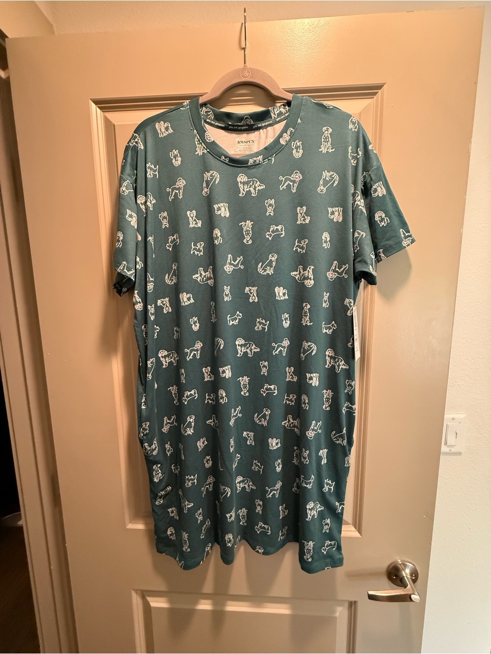 NWT Joyspun L/XL Dreamy Soft Dog Print Sleep Shirt Pockets